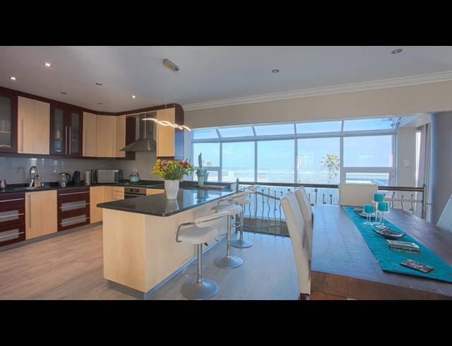 4 BEDROOM FREESTANDING TO LET IN MELKBOSSTRAND CENTRAL